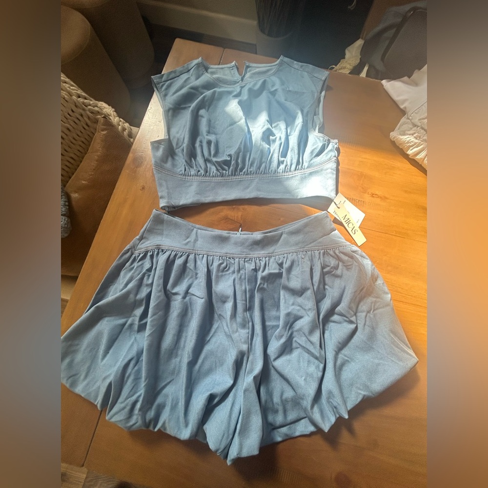 Blue Sleeveless Women's Top - Picture 7 of 16